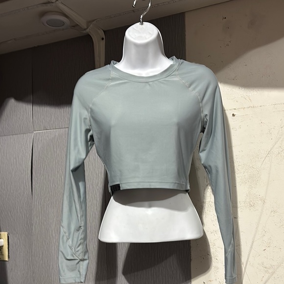 ALPHALETE CROP LONG SLEEVE TOP - Picture 1 of 5